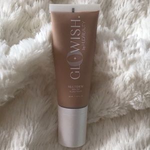 Huda beauty skin tint foundation